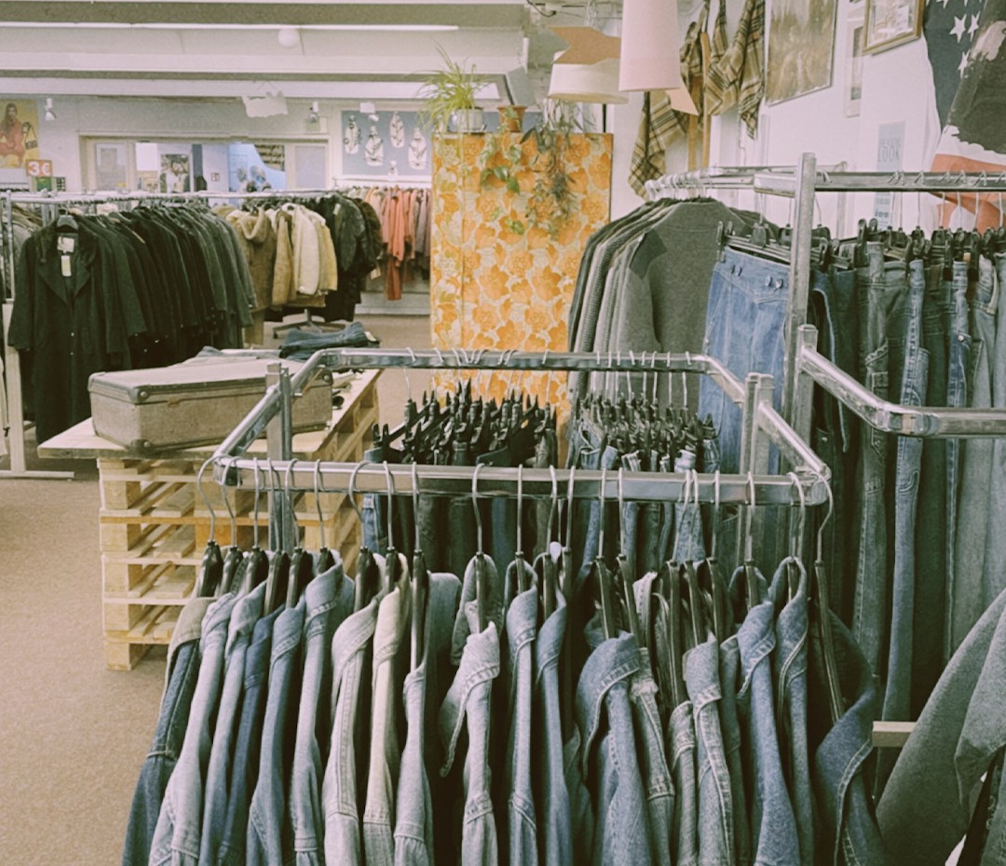 Humana | Top Second Hand Shops in Köln | Mr. Köln | Foto: Humana Humana | Top Second Hand Shops in Köln | Mr. Köln | Foto: Humana